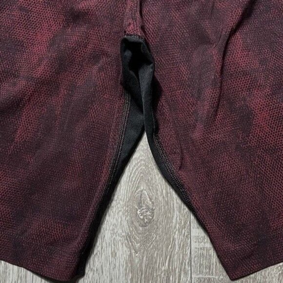 Lululemon T.H.E Burgundy And Black Unlined Shorts  Mens Medium 10” Inseam - Picture 10 of 10